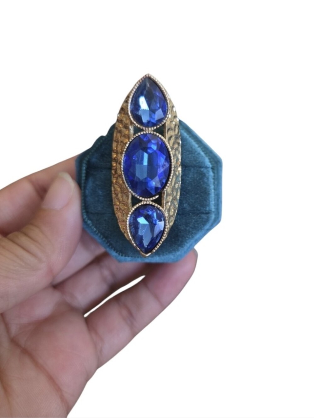 Vintage Size 7.5 Gold Toned Textured Three Faceted Blue-toned Stone Ring